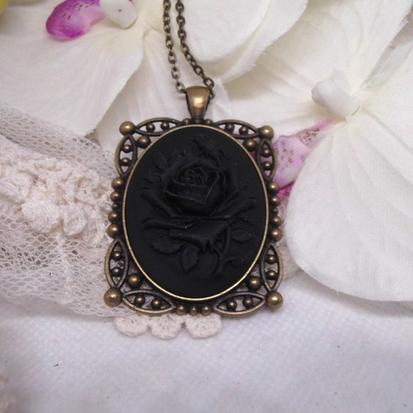 Victorian Black Rose Cameo Bronze Necklace Antique - Picture 3 of 8